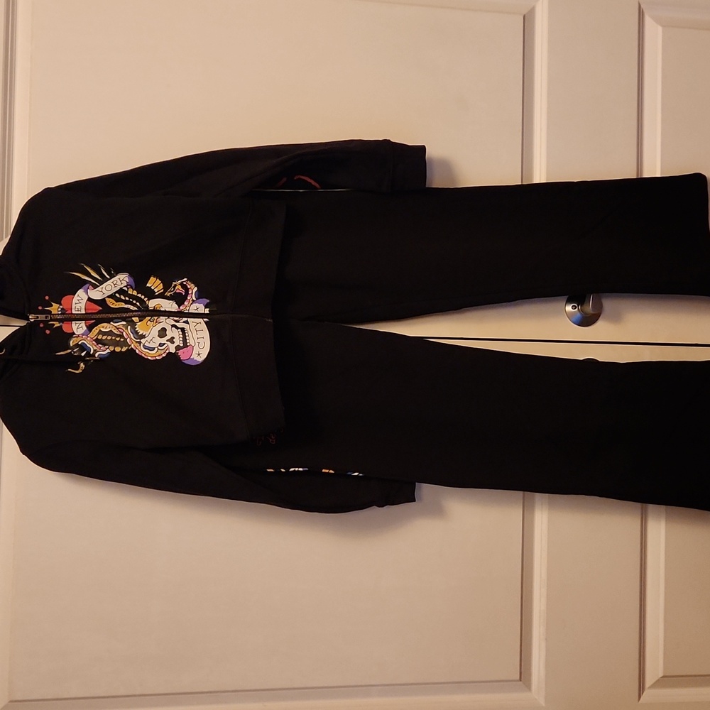 Ed Hardy Black Hoodie and Pants Set with Graphic Design